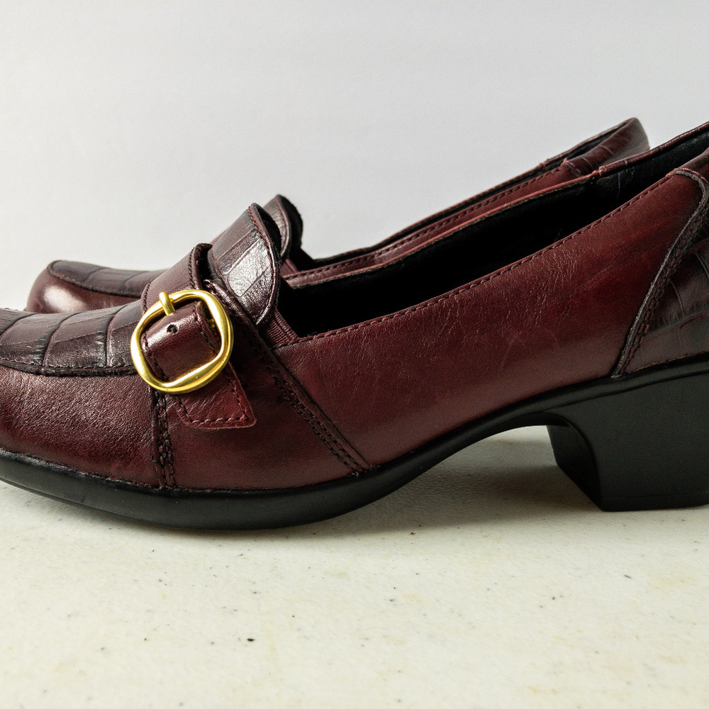 Clarks Bendables Women's Wine Slip On Loafer Pumps